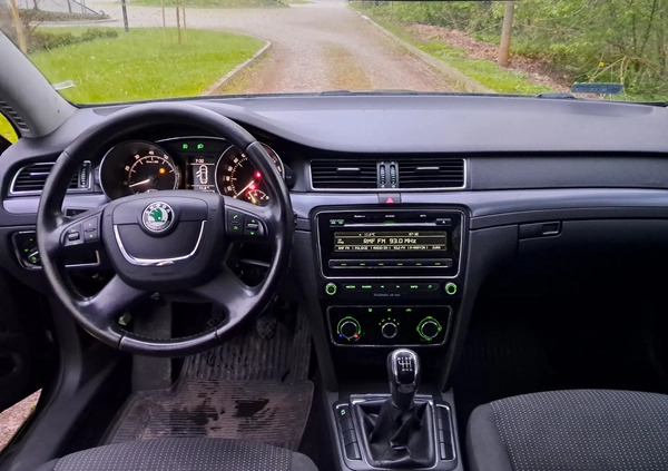 Skoda Superb cena 27500 przebieg: 221000, rok produkcji 2010 z Rybnik małe 277
